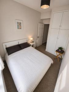 Waterford Triangle Apartment