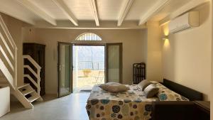 Lakefront Exclusive Apartment with pool