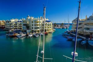 Apartamentos Tamarindos - Puerto Marina - Primera Linea de Playa