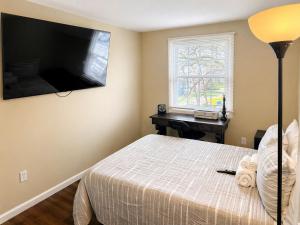 Modern Furnished Retreat Near Philly & Hospitals