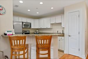 Dreamer by Oak Island Accommodations