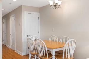 Dreamer by Oak Island Accommodations