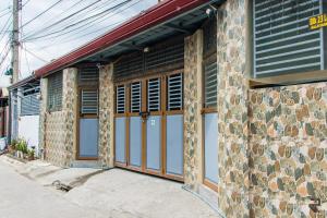 Affordable MODERN Up to 16 Pax Near Aqua Planet & Clark International Airport
