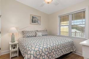 Dreamer by Oak Island Accommodations