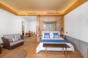 Clevia, San Miguel de Allende, Autograph Collection