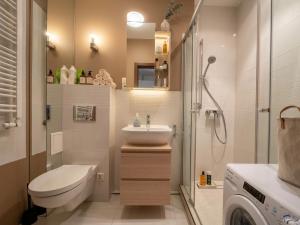 Słoneczne studio przy Placu Unii by VAYA STAYS