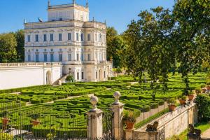 Designer loft with private garden in the heart of Rome