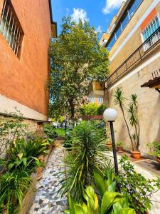 Designer loft with private garden in the heart of Rome
