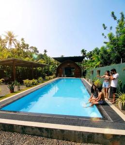 The Coppers Glamping Pod Cabana with a Private Pool