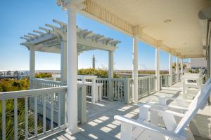 Fairwinds by Oak Island Accommodations