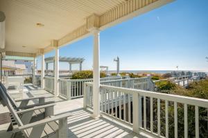 Fairwinds by Oak Island Accommodations