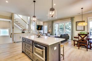 Luxe 2-Home Combo in Carolina Beach: Walk to Water
