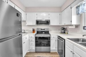 Flip Flop Fantasy by Oak Island Accommodations