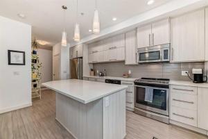 Cozy Modern Mission 1 BR 5minDT Heated Prk SPA