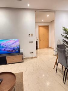 Cozy Two-Bedroom Apartment with Garden View