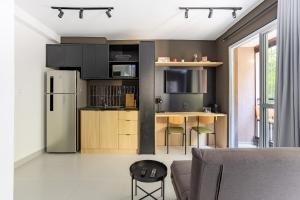 Studio Prisma Pinheiros | Varanda & Portaria 24hrs