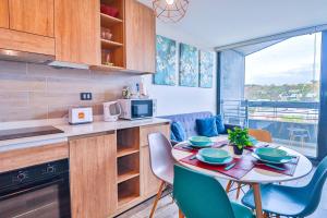 HOM I 1D1B, Wifi, Estacionamiento, Cerca del Centro y del Lago, Full Equipado