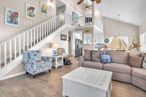 Front Row by Oak Island Accommodations