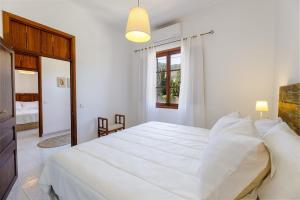 Casa Cati, right on the beach in Puerto de Sóller