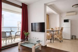 Coastal Apartment with Terrace & Pool