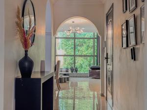 Spacious 2 Bedroom Apartment with Terrace