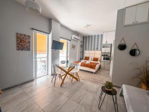 Walk to Markets from a Cozy Studio by Cielo Homes