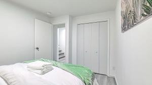 Cozy 2BR Suite Near Zoo & downtown Walk to C-Train