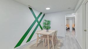 Cozy 2BR Suite Near Zoo & downtown Walk to C-Train