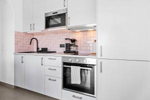 Las Palmas 8b Oasis Properties