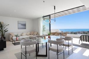 Luxury 3-Bedroom Skyline Apartment in Higueron
