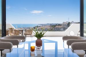 Luxury 3-Bedroom Skyline Apartment in Higueron
