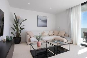 Luxury 3-Bedroom Skyline Apartment in Higueron