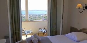 Rare pearl with pool and beautiful sea view