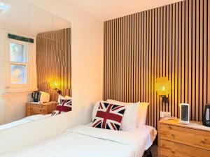 Aldgate East Stays