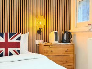Aldgate East Stays
