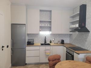 Sunset Seaview Apartment with private patio Dhërmi