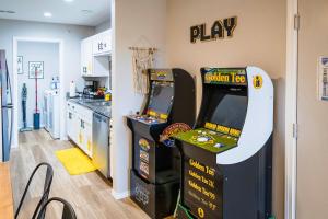 Groovy Games Getaway Holiday Stay in Branson!