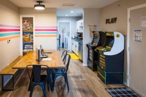 Groovy Games Getaway Holiday Stay in Branson!