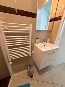 Zen Studio with Netflix, Parking, and Easy Access to Paris