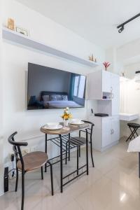 Sweet & Affordable Stay with Netflix and PS4