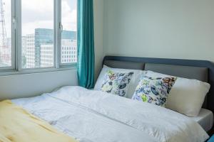 Sweet & Affordable Stay with Netflix and PS4