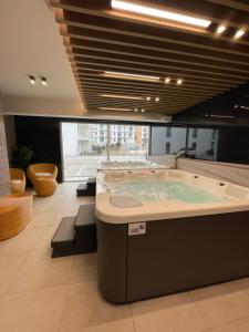 Bursztynowy - jacuzzi, sauny, sala zabaw, garaż, 400m do plaży płaskie zejście