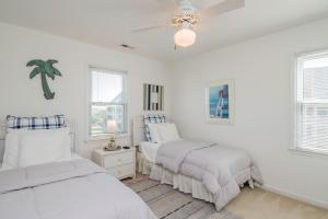 Sweet Retreat by Oak Island Accommodations