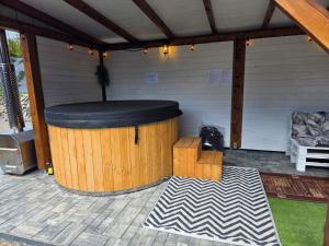 Biały Domek Świerczek - Jacuzzi, Balia Ruska SPA, Rowery, Altana i Grill w Słopnice