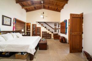 Exclusive Beachfront Villa - Private Playa Coyote, CR