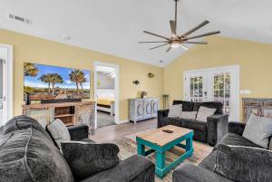 4BR Pet Friendly Home wPrivate Pool