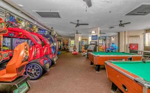 1BR Condo Kid-Friendly Resort Pools Arcade