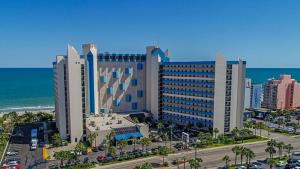 1BR Condo Kid-Friendly Resort Pools Arcade