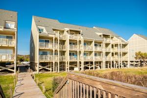 The Breeze by Oak Island Accommodations