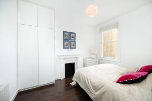 Maida Vale Spacious Apartment BeeMyGuest